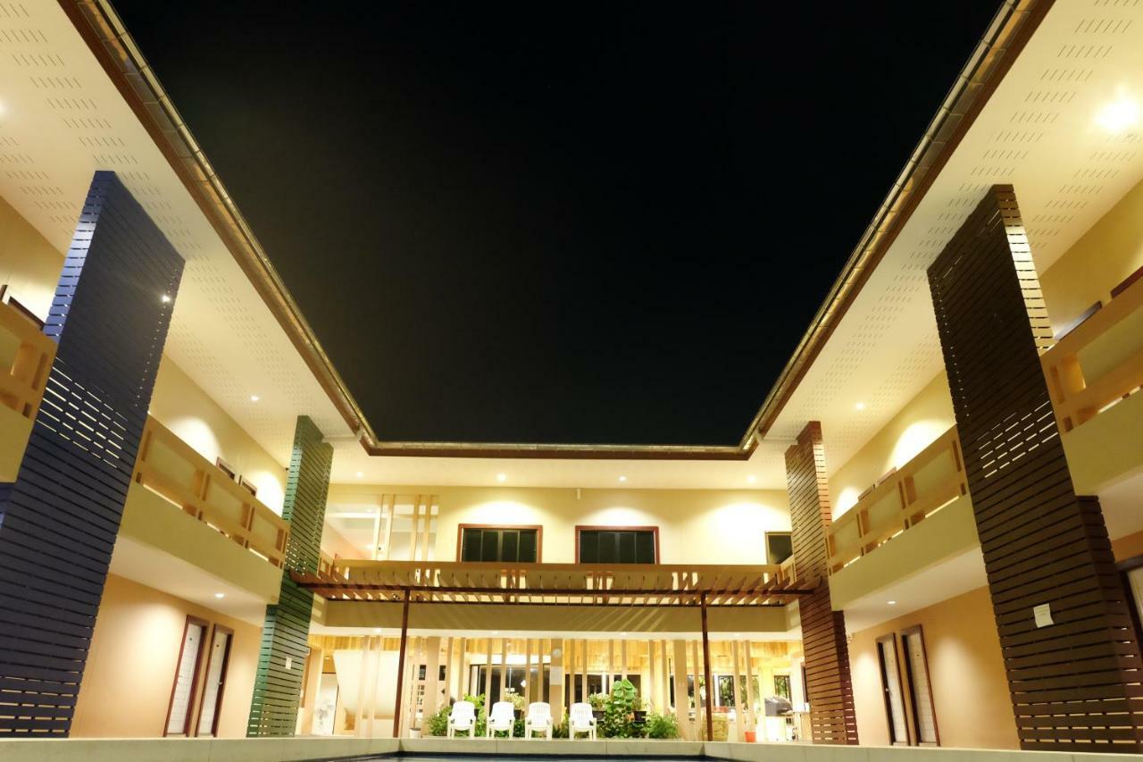 Juntima Place At Amphawa Exterior foto