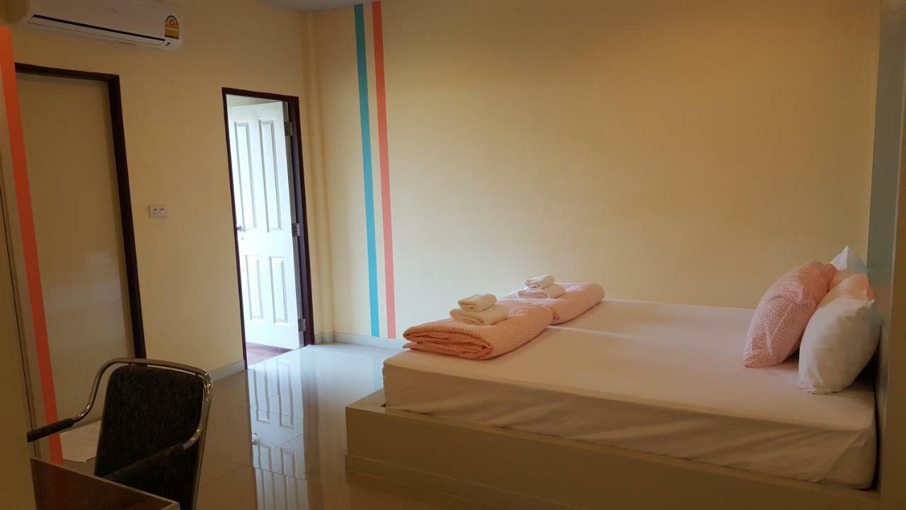Juntima Place At Amphawa Exterior foto