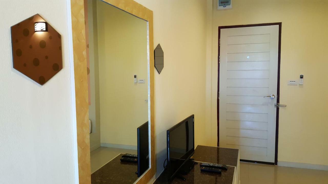 Juntima Place At Amphawa Exterior foto